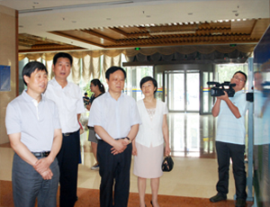 ʡ����(li��n)����ϯ�O��̩����˾ҕ���������������(sh��)�`���(d��ng)����